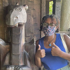 Meet your Posher, Leila